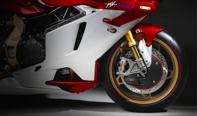 Co 2 ty dong chua chac so huu duoc MV Agusta Superveloce 1000 Serie Oro 2025 - 6