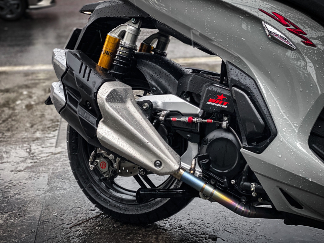 SH350i so huu cay po Sportbike Honda pha cach dan dau trao luu