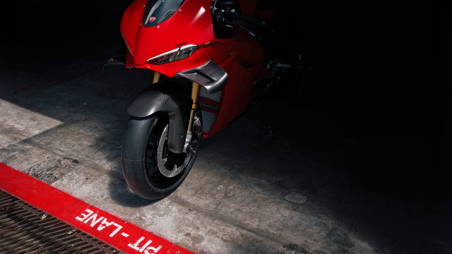 Hao hung khi biet Ducati Panigale V4 S 2025 vua ra mat co suc manh va cong nghe dinh cua chop