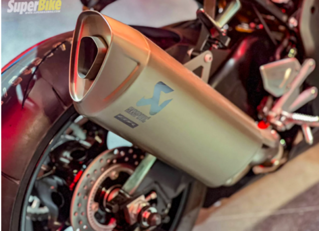 Chac chan anh em se bi hut hon khi thay Honda CBR1000RRR Fireblade SP hoan toan bang carbon - 10