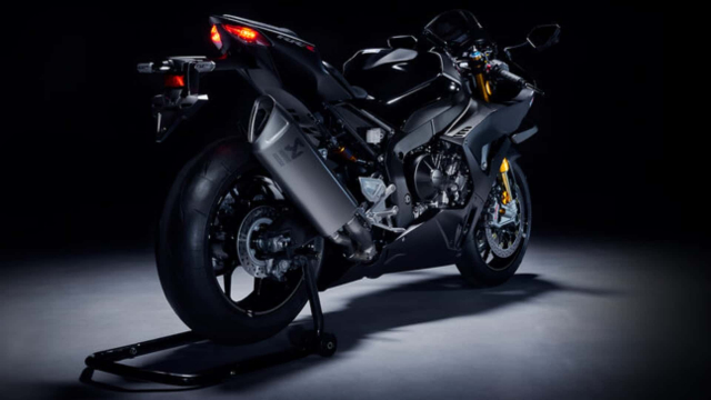 Chac chan anh em se bi hut hon khi thay Honda CBR1000RRR Fireblade SP hoan toan bang carbon - 11
