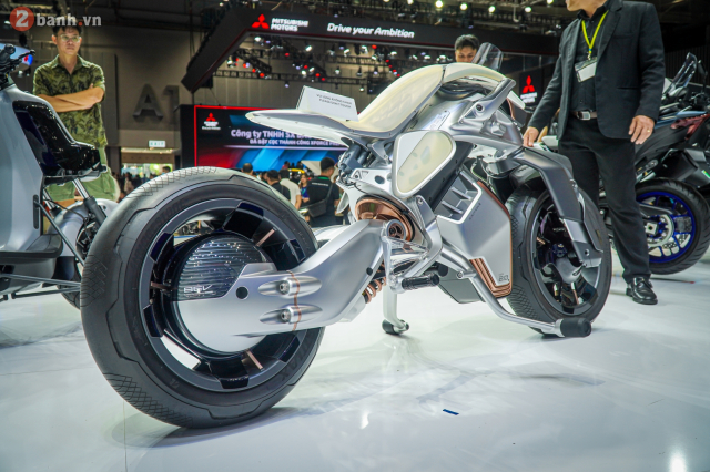 Can canh Yamaha MOTOROiD 2 gop vui tai VMS 2024 truoc su bat ngo cua anh em tham quan - 15