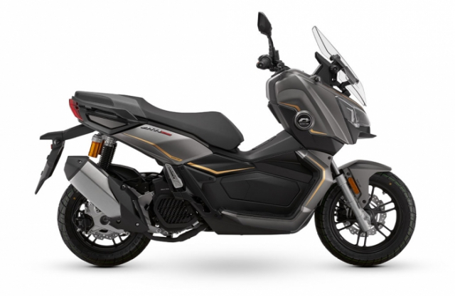 Honda ADV gap phai doi thu cung cua trang bi han dong co Hybrid 125cc - 3